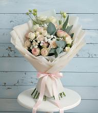 Букет цветов из:  Розы и Лизиантусы в Шале