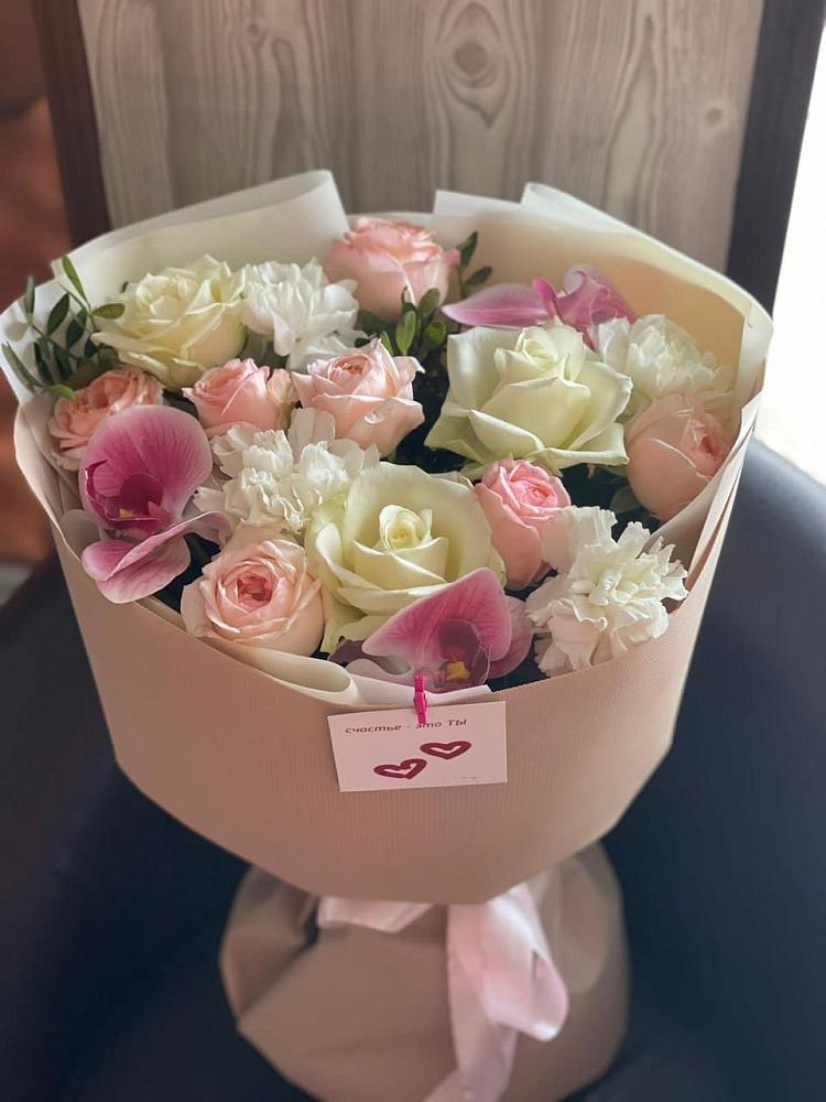 Букет цветов из: Орхидеи, Розы и Гвоздики в Шале