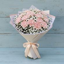 Букет цветов из:  Гвоздики в Шале