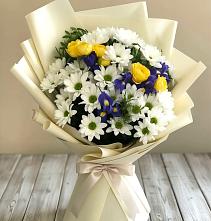 Букет цветов из:  Ирисы, Хризантемы и Розы #REPLACE_PRED# Шале