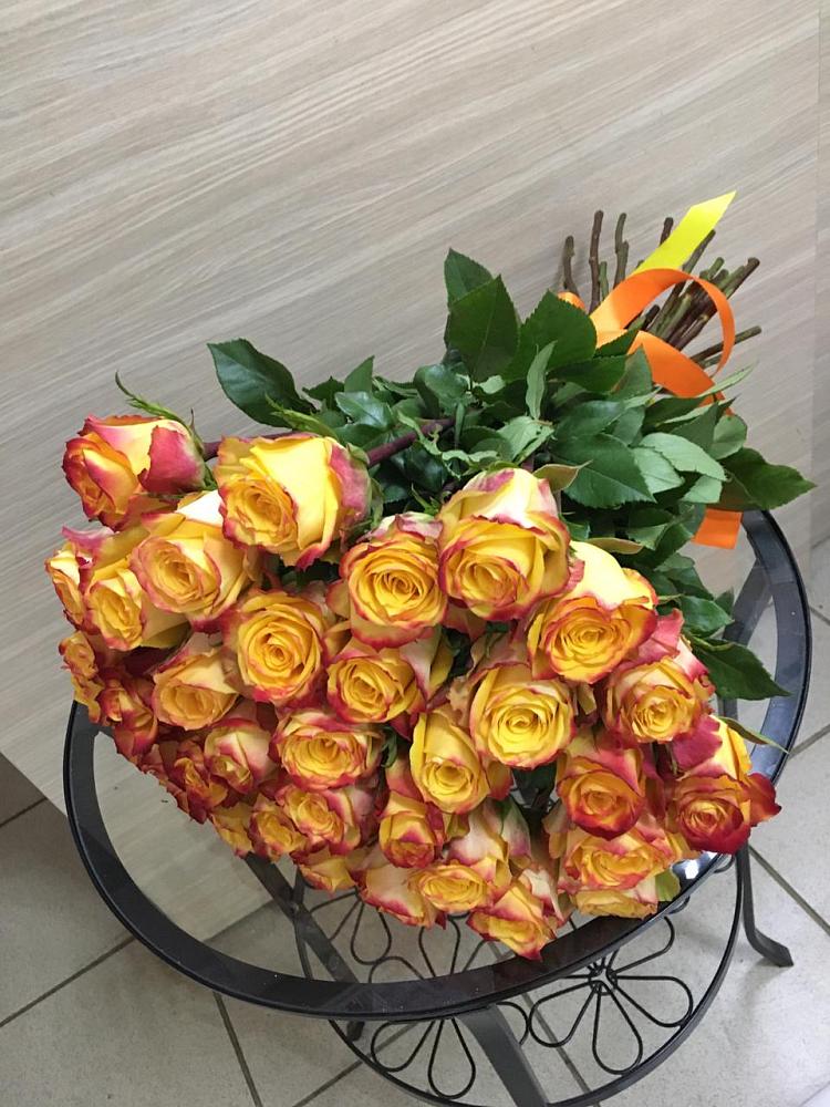 Букет Желтые розы в Шале