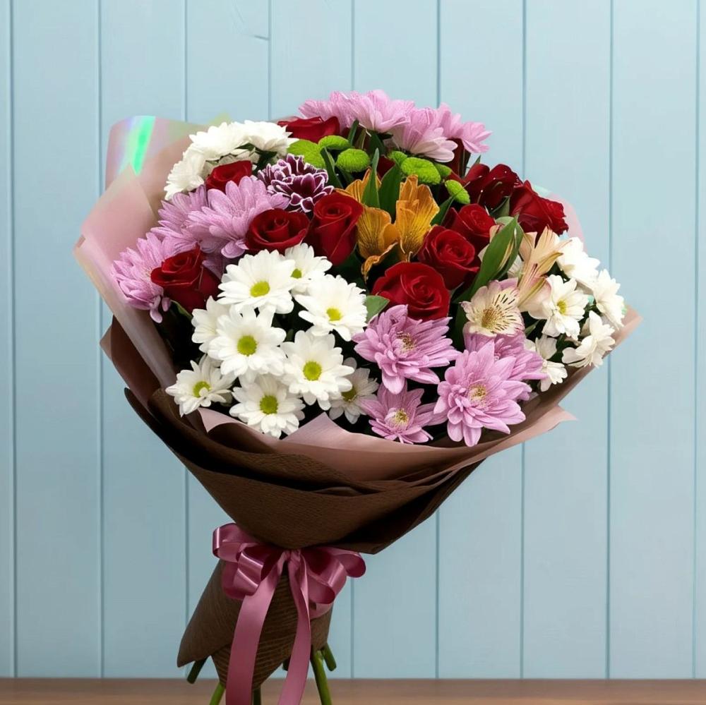 Букет цветов из: Розы, Хризантемы и Альстромерии в Шале