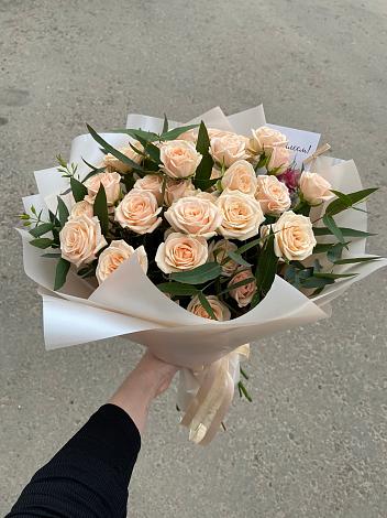 Букет Кремовые розы Латте в Шале