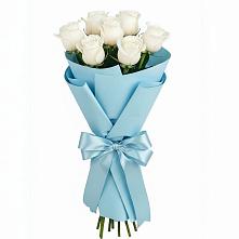 Букет 7 белых роз Проуд в Шале