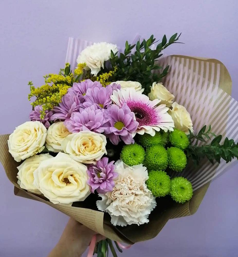 Букет цветов из: Хризантемы, Розы, Гвоздики и Герберы в Шале