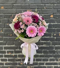 Букет цветов из:  Герберы и Хризантемы в Шале