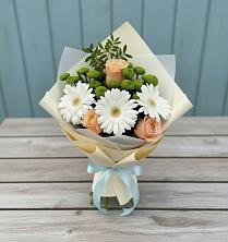 Букет цветов из:  Герберы, Розы и Хризантемы в Шале