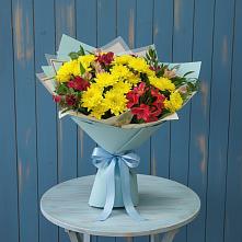 Букет цветов из:  Альстромерии и Хризантемы в Шале