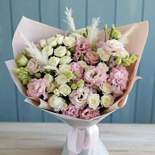 Букет цветов из:  Альстромерии и Розы в Шале